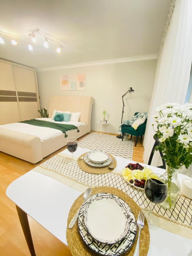 Like Home Apartments Timiryazev Street Алматы Экстерьер фото